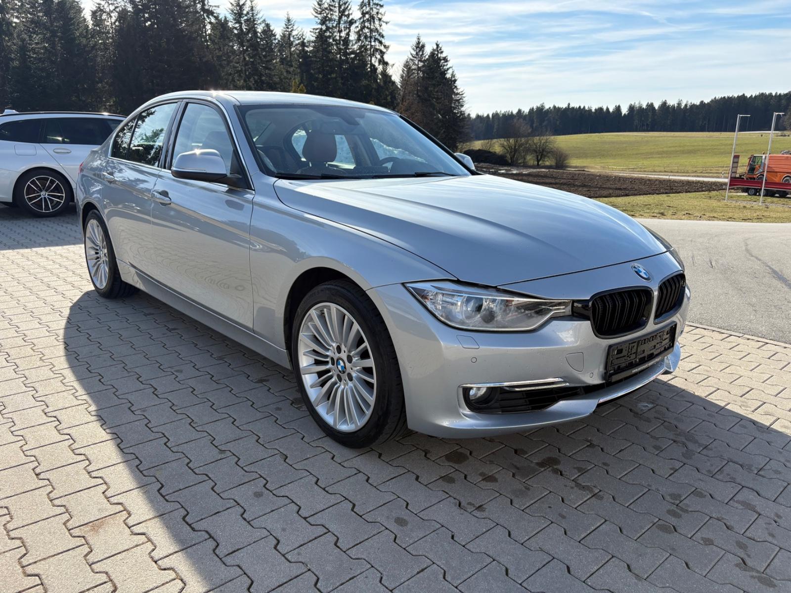 BMW 330 3 Limousine 330d xDrive Luxury Line Leder