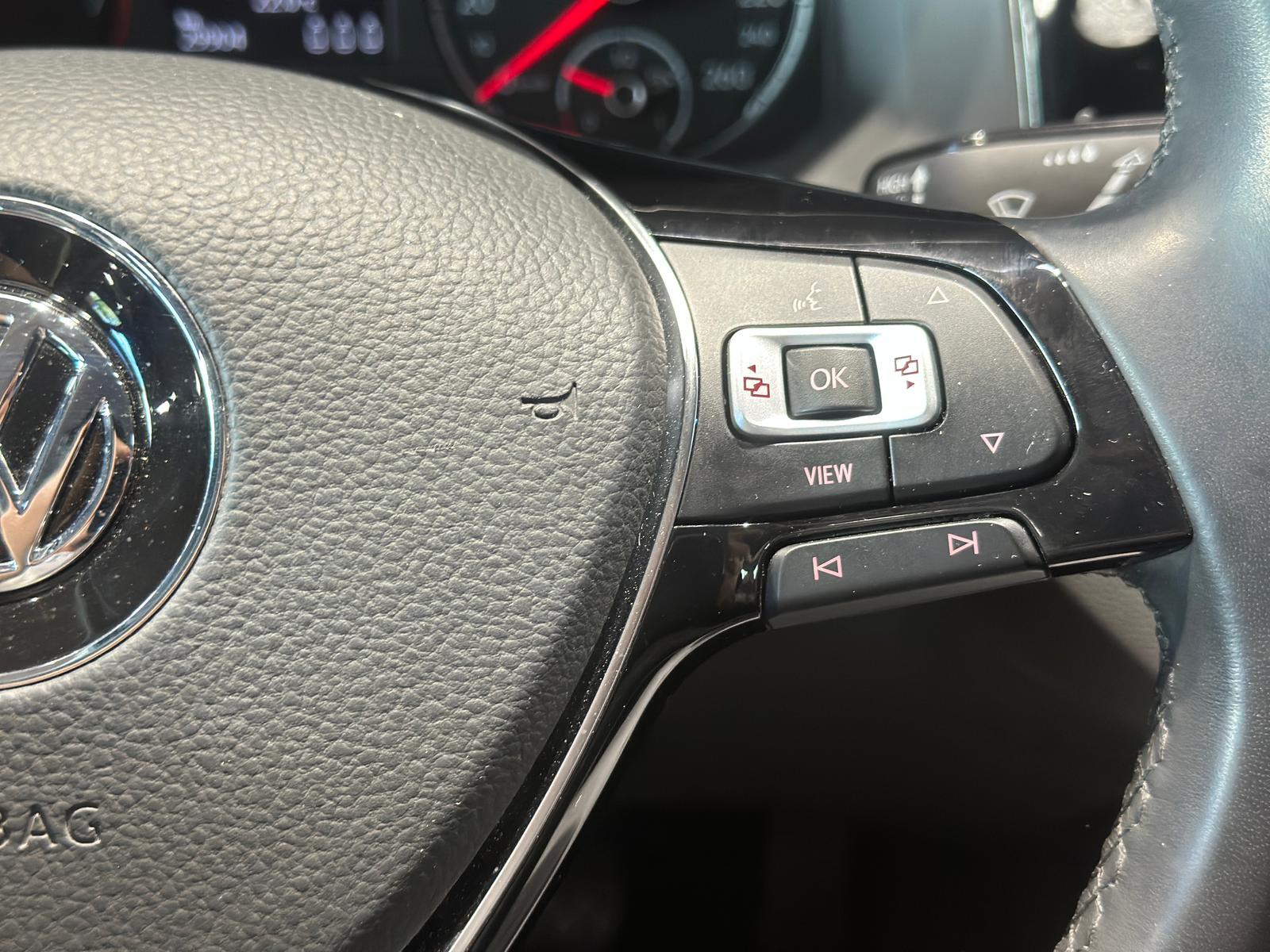 Volkswagen POLO COMFORTLINE KEYLESS TEMPOMAT PDC KAMERA NAV