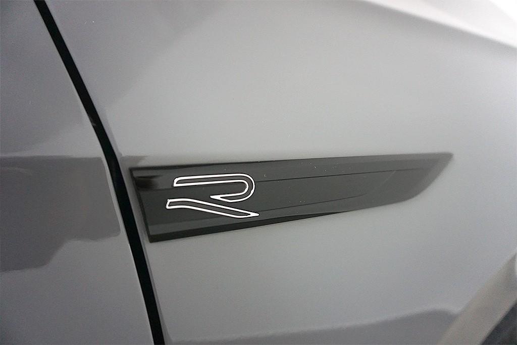 Volkswagen Golf 8 2.0TSI DSG 2xR-Line Virtual Pano Navi, миниатюра 4