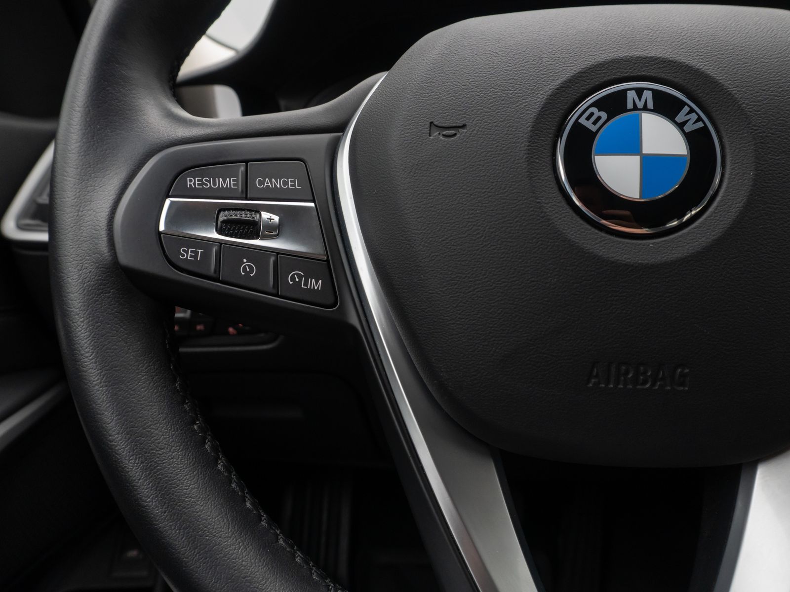 Fahrzeugabbildung BMW 320d Memory HUD DAB 360°LED CockpitP Sport Leder