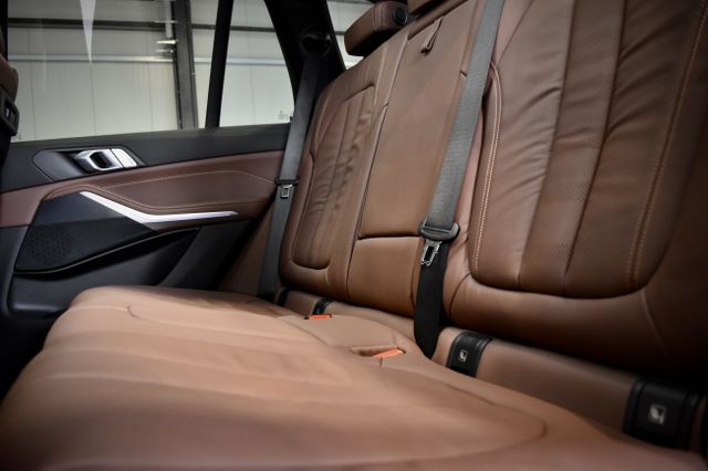 Fahrzeugabbildung BMW X5 XDRIVE M SPORT HEAD UP 3D VIEW PANO 22ZOLL