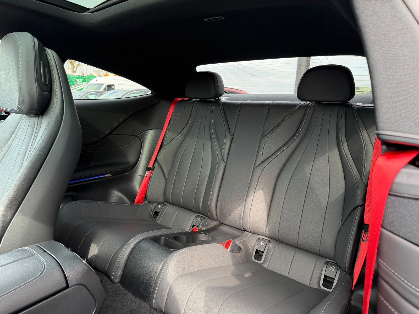 Fahrzeugabbildung Mercedes-Benz CLE 300 e AMG Premium Distr+Pano+360°+Digital