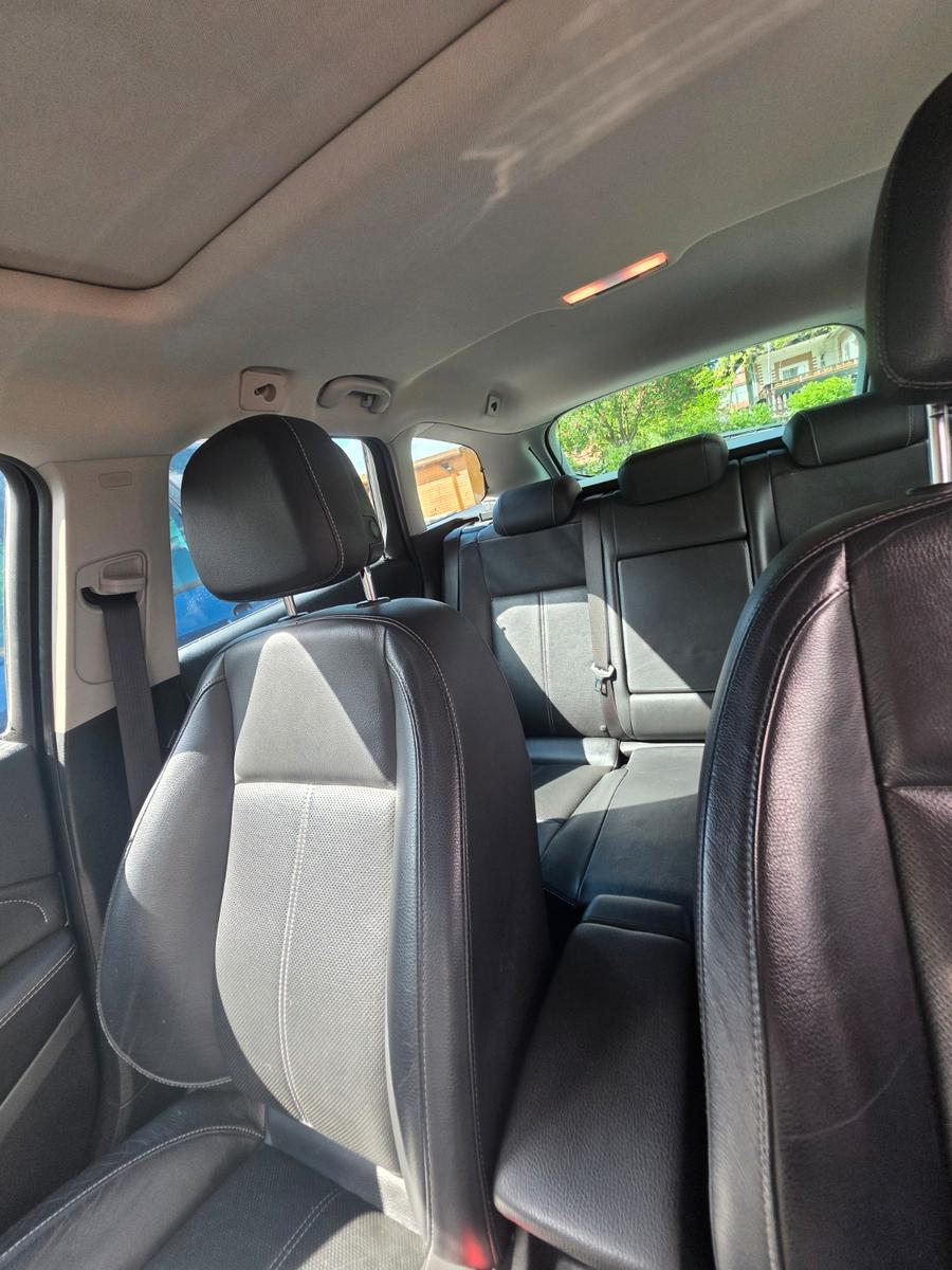 Opel Astra 2011 — photo 8