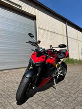 Ducati Streetfighter V2 - DUCATI ST2