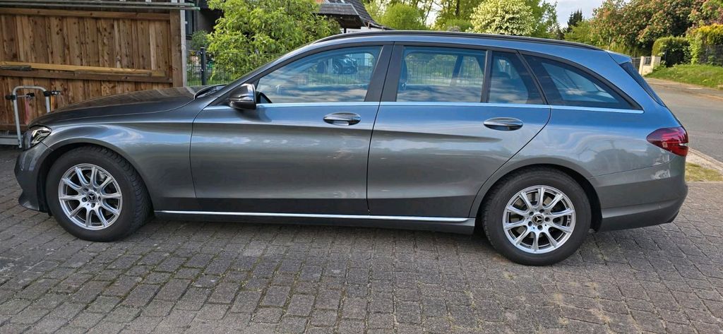 Image of Mercedes-Benz C 220