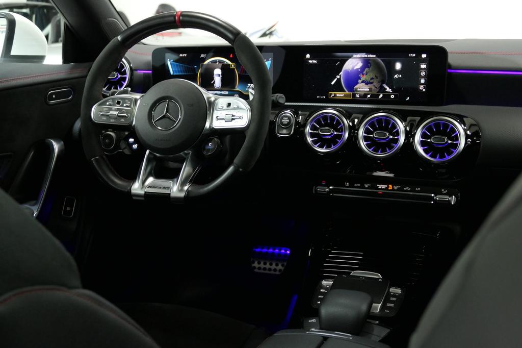 Mercedes-Benz CLA 45 AMG