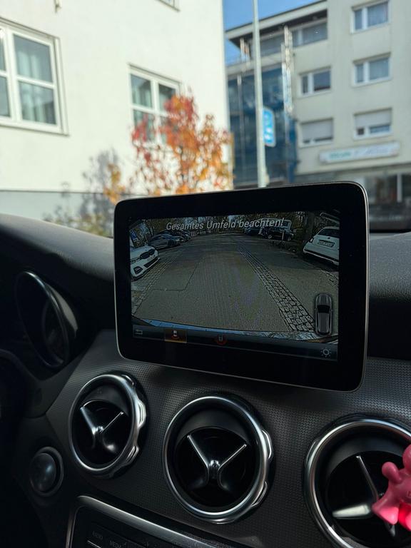 Mercedes-Benz GLA 180