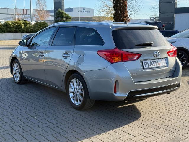 Toyota Auris  Touring Sports Life+