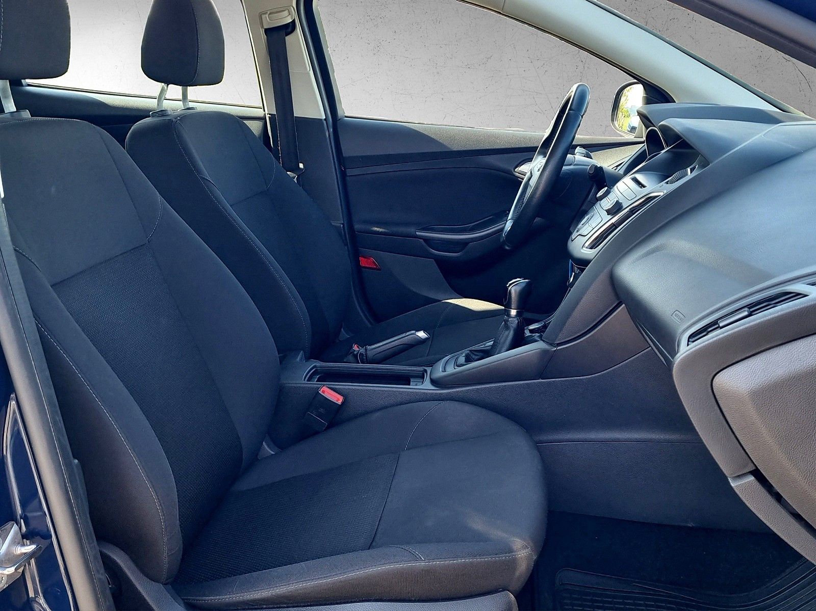 Fahrzeugabbildung Ford Focus Turnier Trend 1,0 Klima el. FH