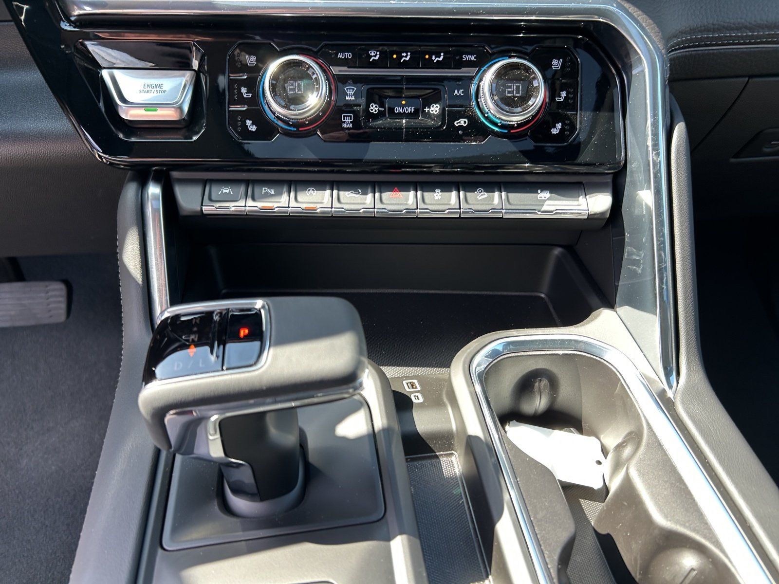 Fahrzeugabbildung GMC Sierra 1500 Denali 6.2 V8 AHK 3500/SHZ/LED/2024