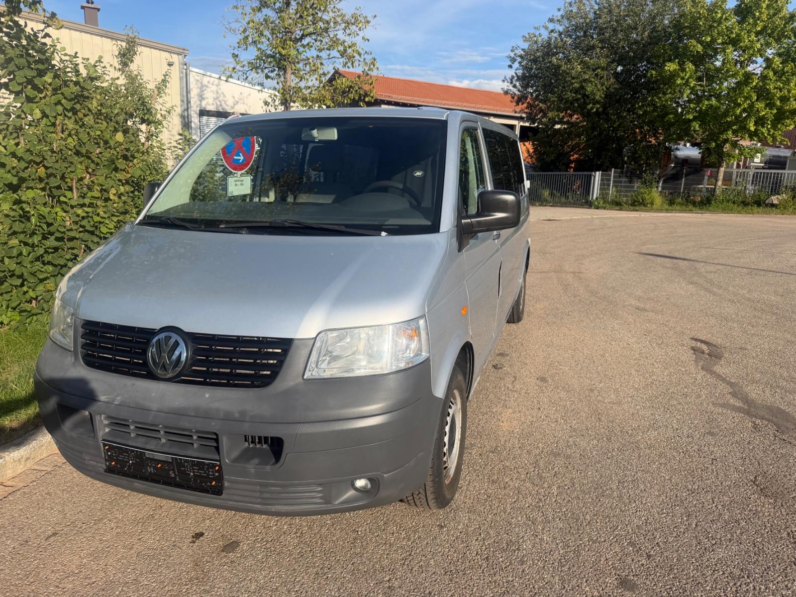 Volkswagen Transporter 2006 — rear view