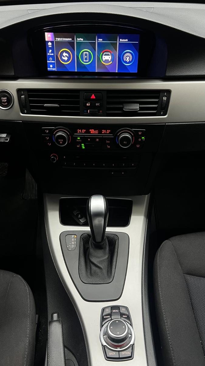 BMW 318 2010 — photo 17