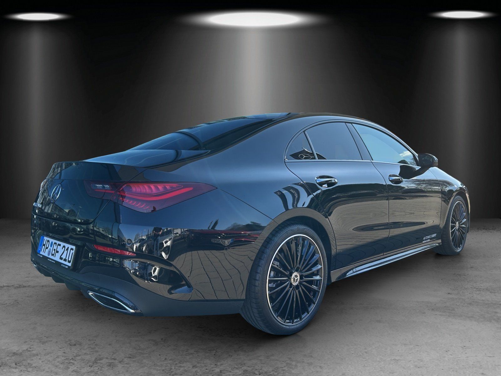 Fahrzeugabbildung Mercedes-Benz CLA 220 d Coupé AMG Pano DISTR KeyGo MULTIBEAM