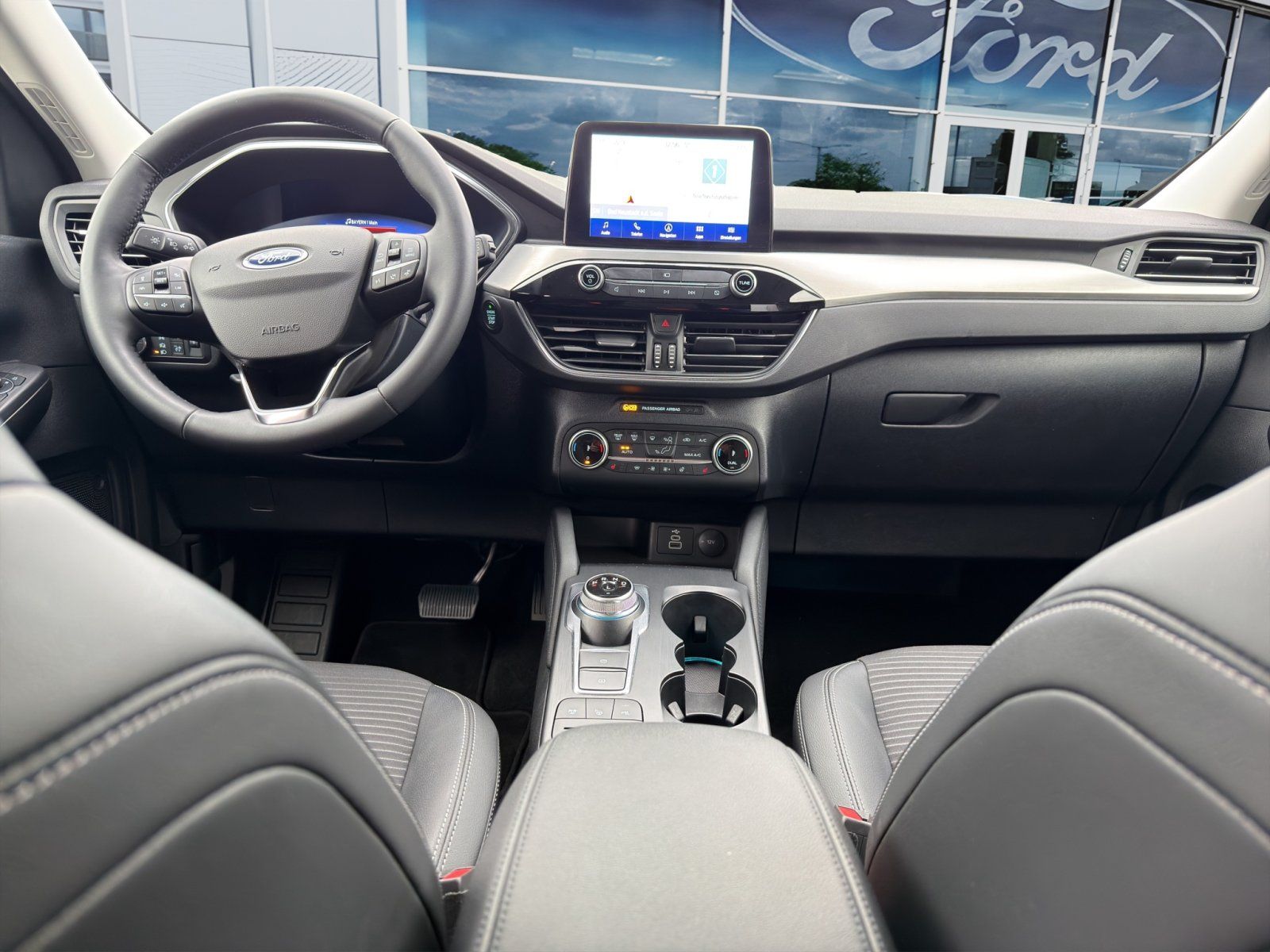 Fahrzeugabbildung Ford Kuga Hybrid Titanium X