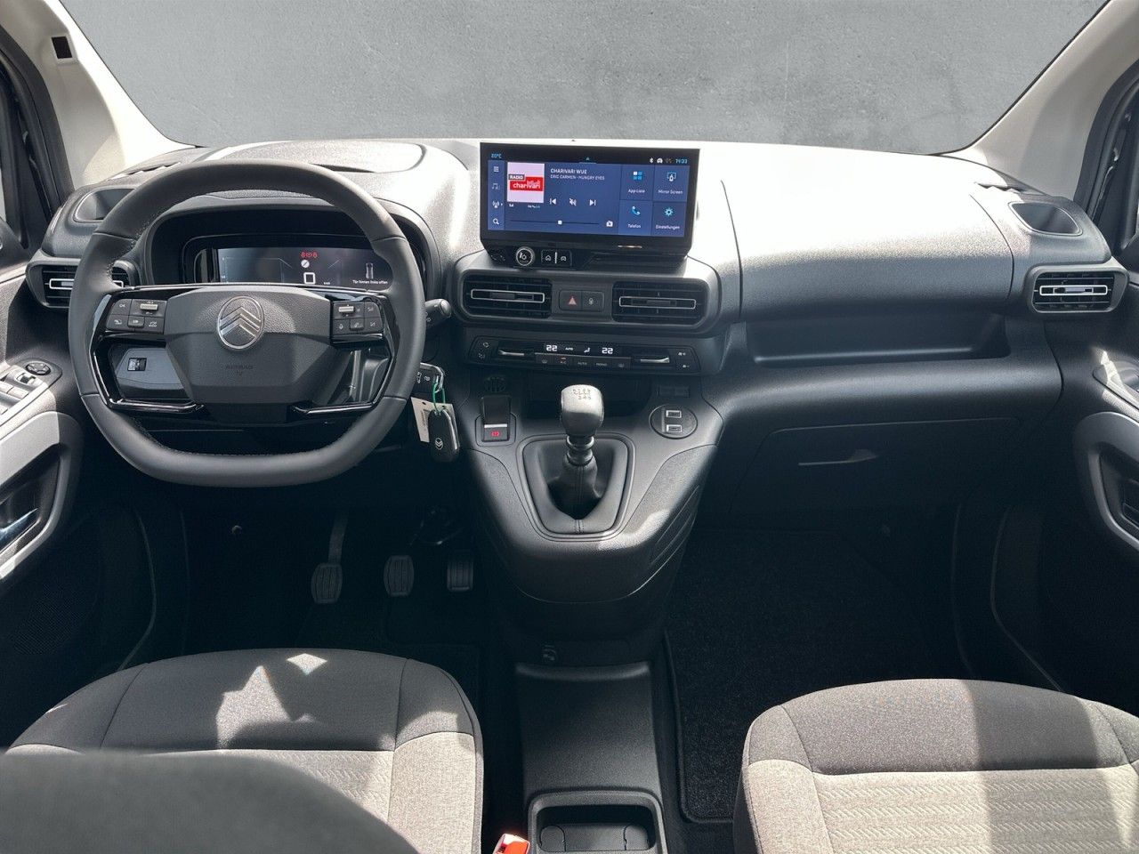 Fahrzeugabbildung Citroën Berlingo MPV Plus XL - mit KI generiert/bearbeitet