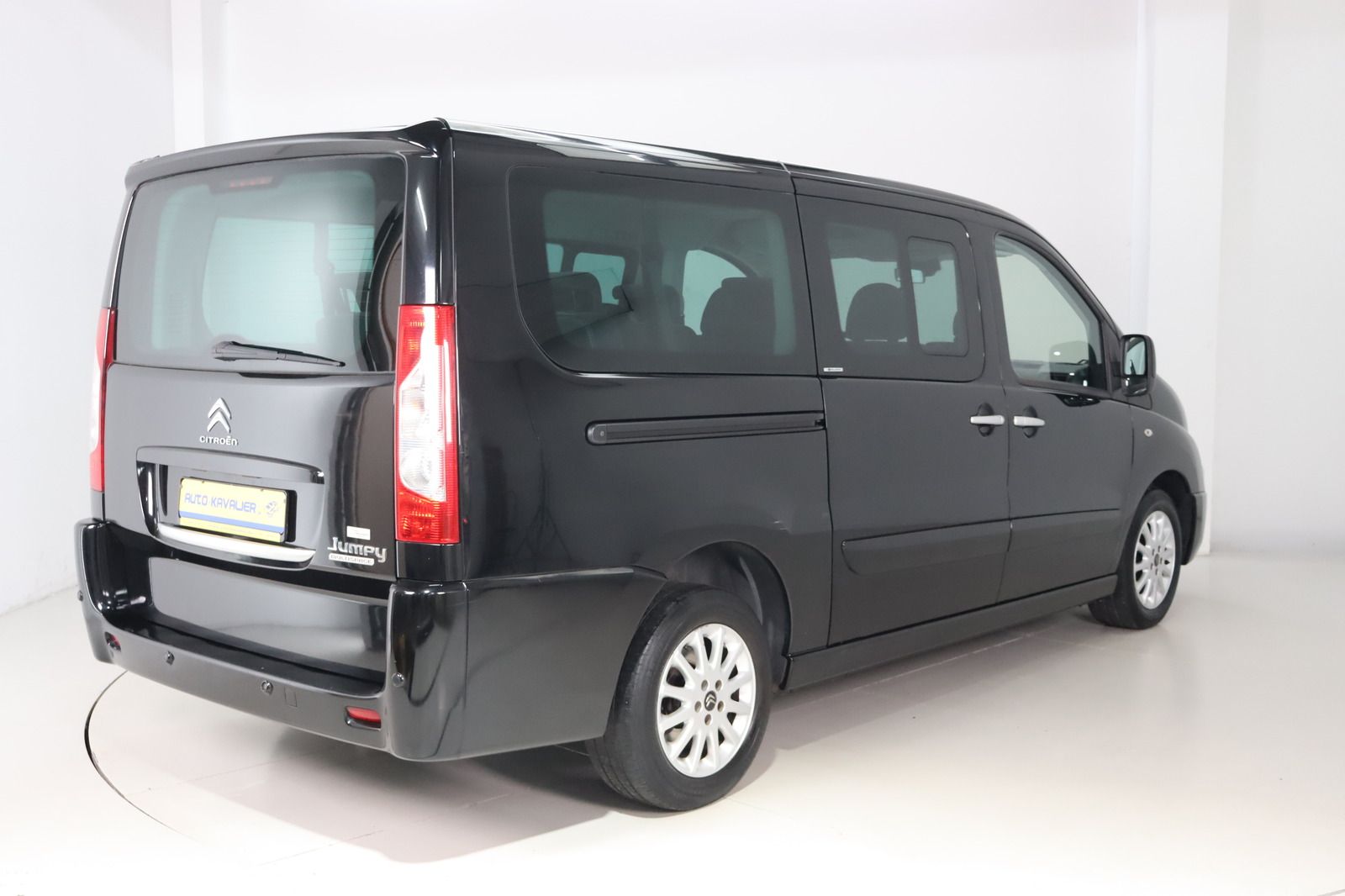 Fahrzeugabbildung Citroën Jumpy L2 2.0 HDI 125 FAP Exclusive 8-Sitzer