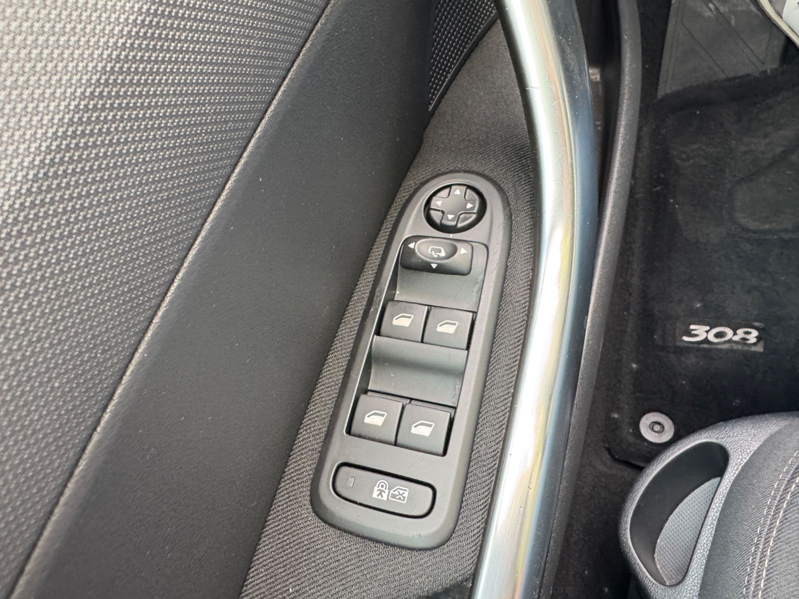 Fahrzeugabbildung Peugeot 308 SW Panorama+Klima+Bluetooth