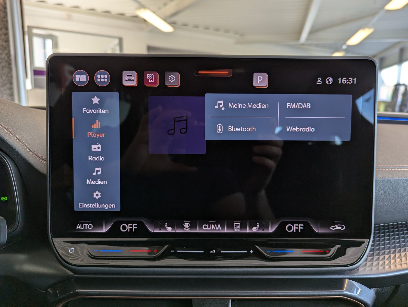 Fahrzeugabbildung CUPRA Leon 2.0 TSI 4D VZ Matrix Pano Sennheiser AHK 19
