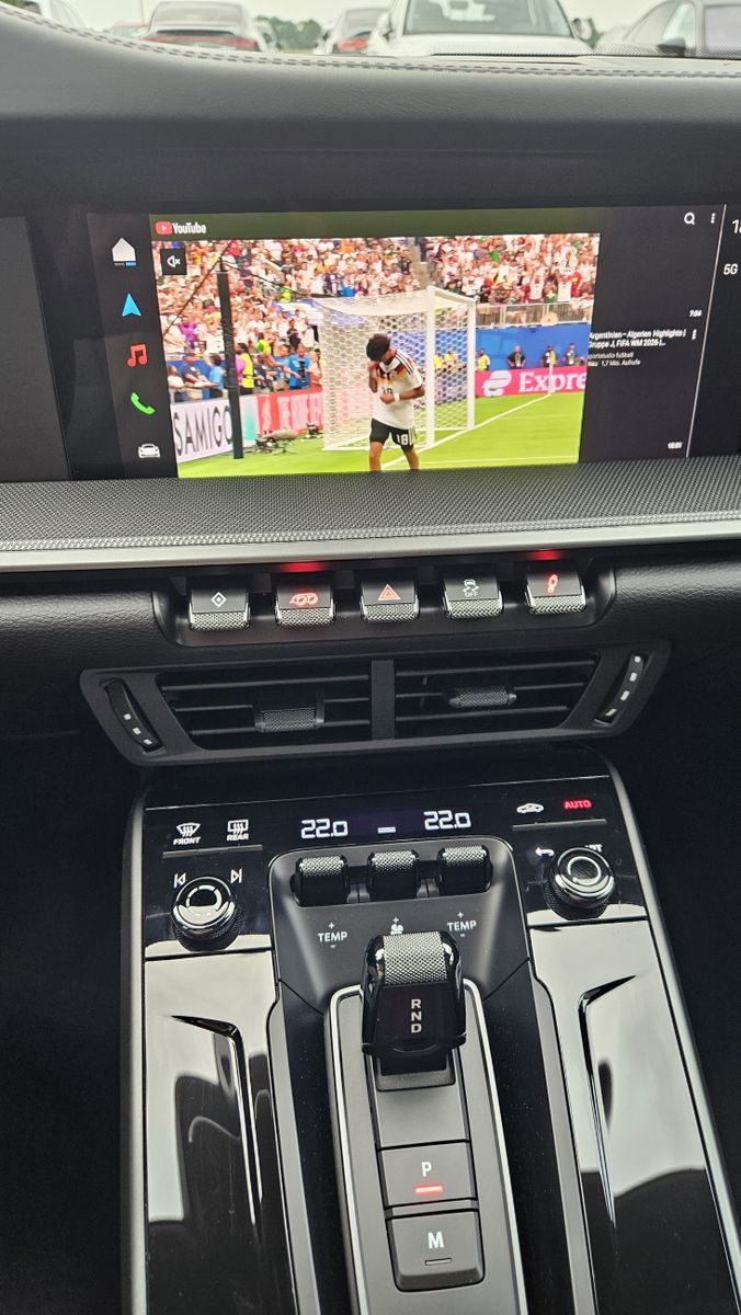Fahrzeugabbildung Porsche 992 Carrera S GLASDACH+SPORTDESIGN+HD-MATRIX+21"
