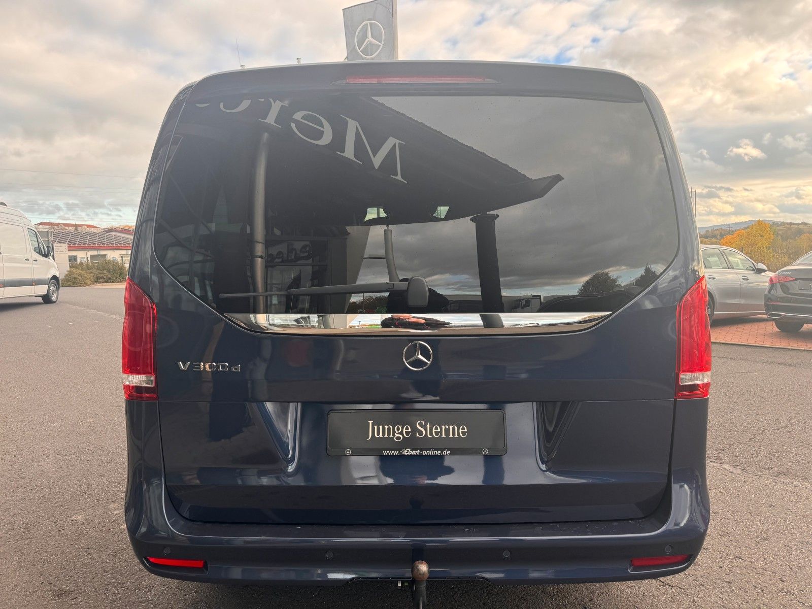 Fahrzeugabbildung Mercedes-Benz V 300 d AVA ED AMG AHK2,5to DISTRONIC