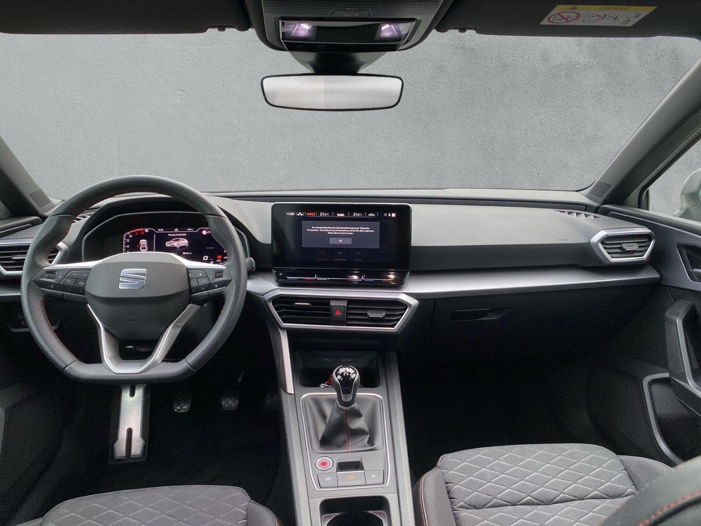 Fahrzeugabbildung SEAT Leon Seat FR Plus 1.5 TSI*NAVI*SHZ*PDC*Full-Link