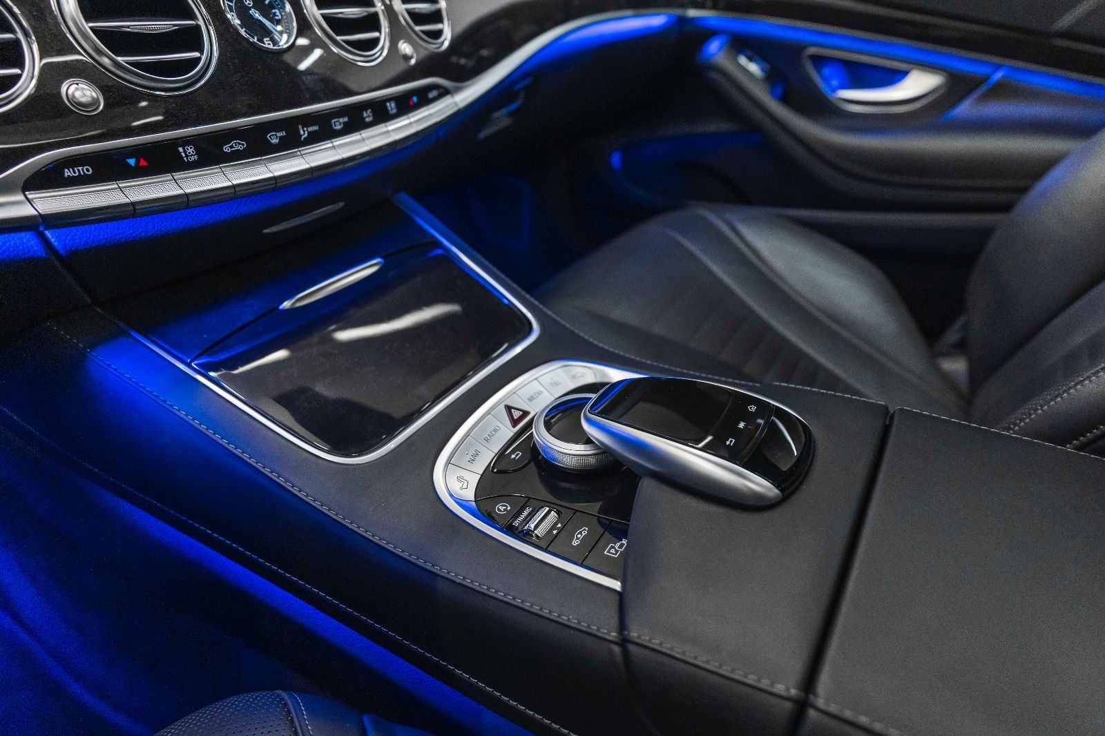 Fahrzeugabbildung Mercedes-Benz S 560 BURMESTER MASSAGE LED HUD 360° LUFT PANO