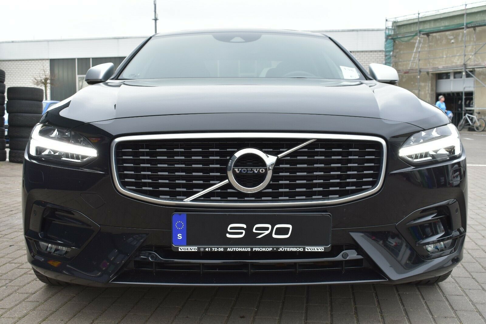 Fahrzeugabbildung Volvo S90 D5 R-Design AWD Navi*Pano*RFK*HU*MIETKAUF