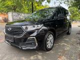 Ford Grand Tourneo Connect Titanium - schwarze Ford Grand Tourneo