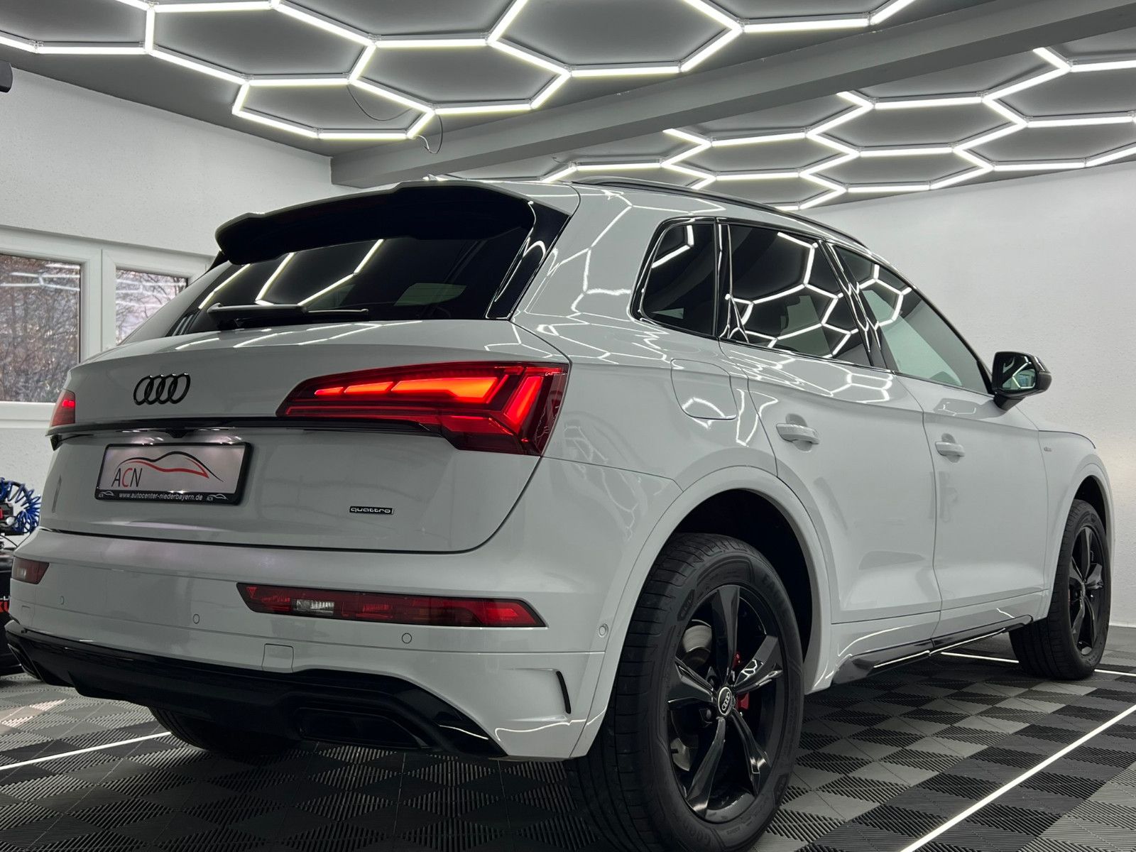 Fahrzeugabbildung Audi Q5 50 TDI Quattro S LINE/MATRIX/AHK/BLACK OPTIK