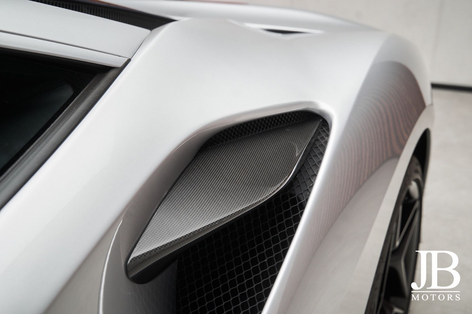 Fahrzeugabbildung Ferrari F8 Tributo Carbon Lift Racing Seat CarPlay