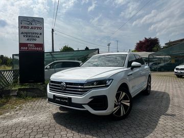 Volkswagen Touareg - 1