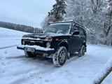 Lada Niva 1.7i incl.Unterfahrschutz,Kunsts... - Lada Gebrauchtwagen von 2012