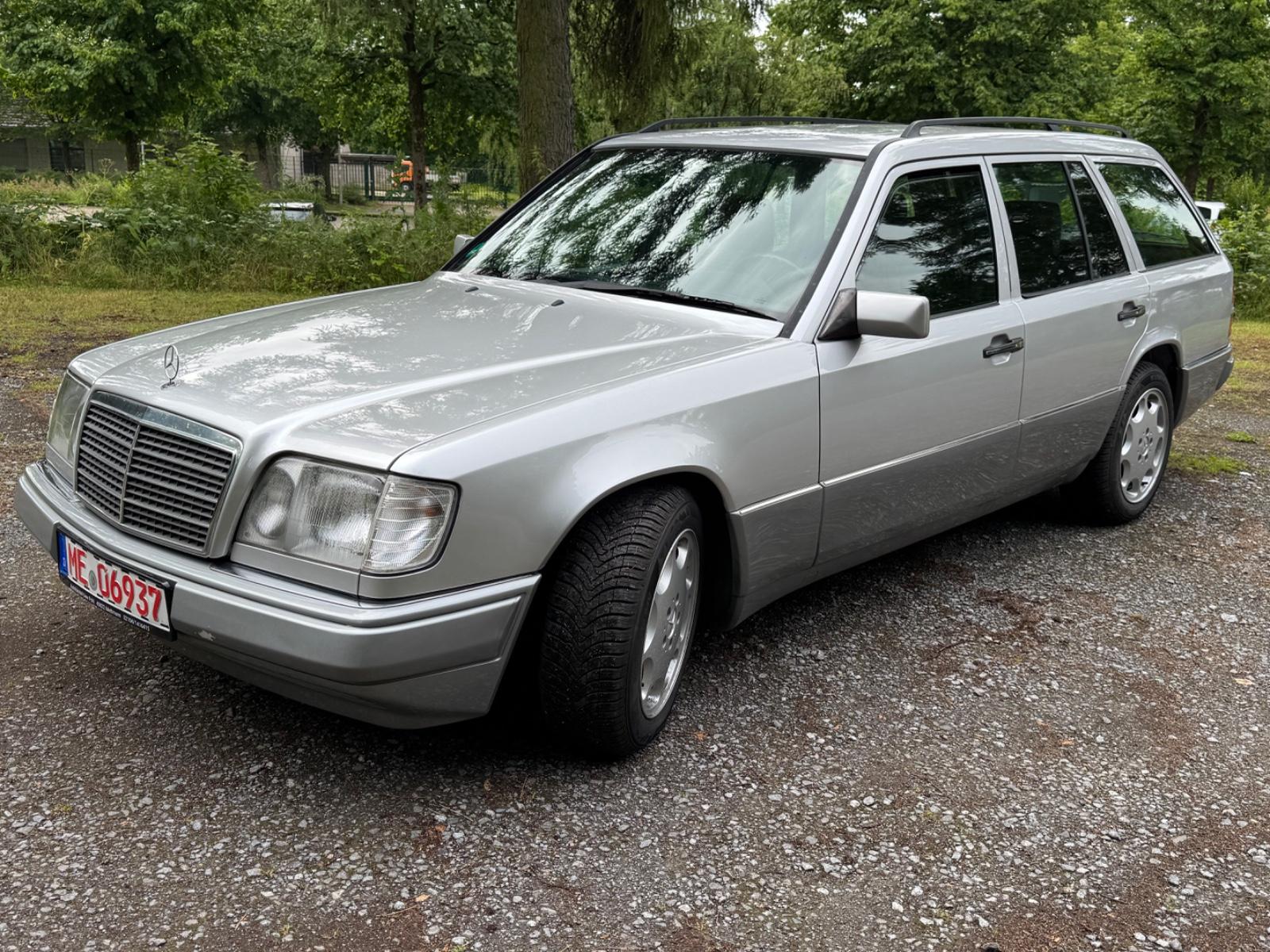 Mercedes-Benz E 220 Kombi W124 mit SSD & Klimaanlage