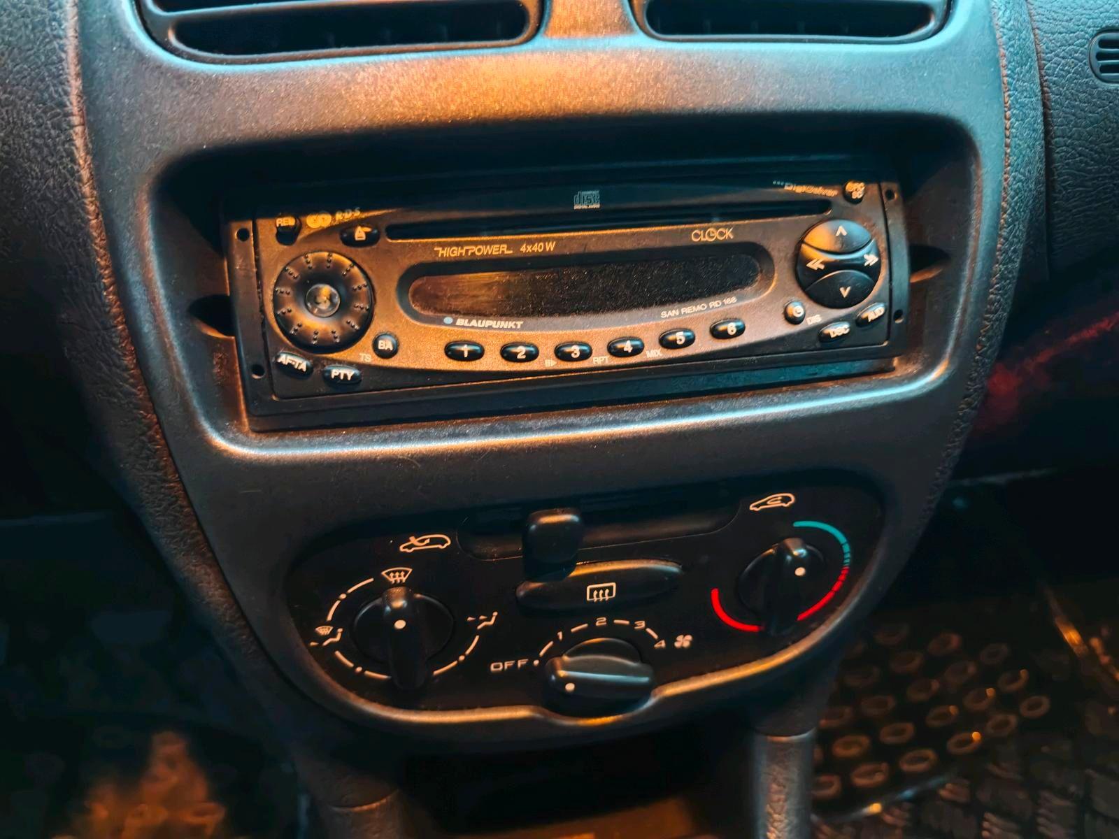 Peugeot 205