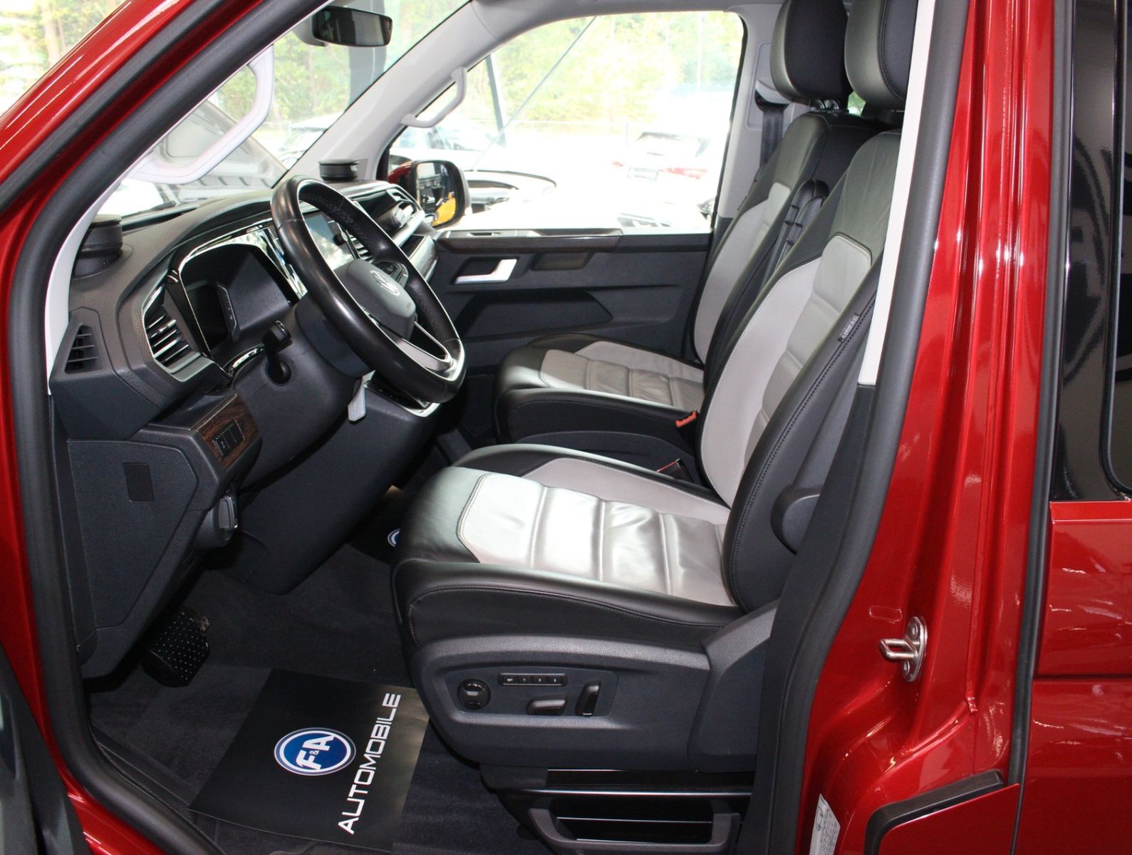 Volkswagen T6.1 Multivan Highline Standh.AHK Kamera foto 17
