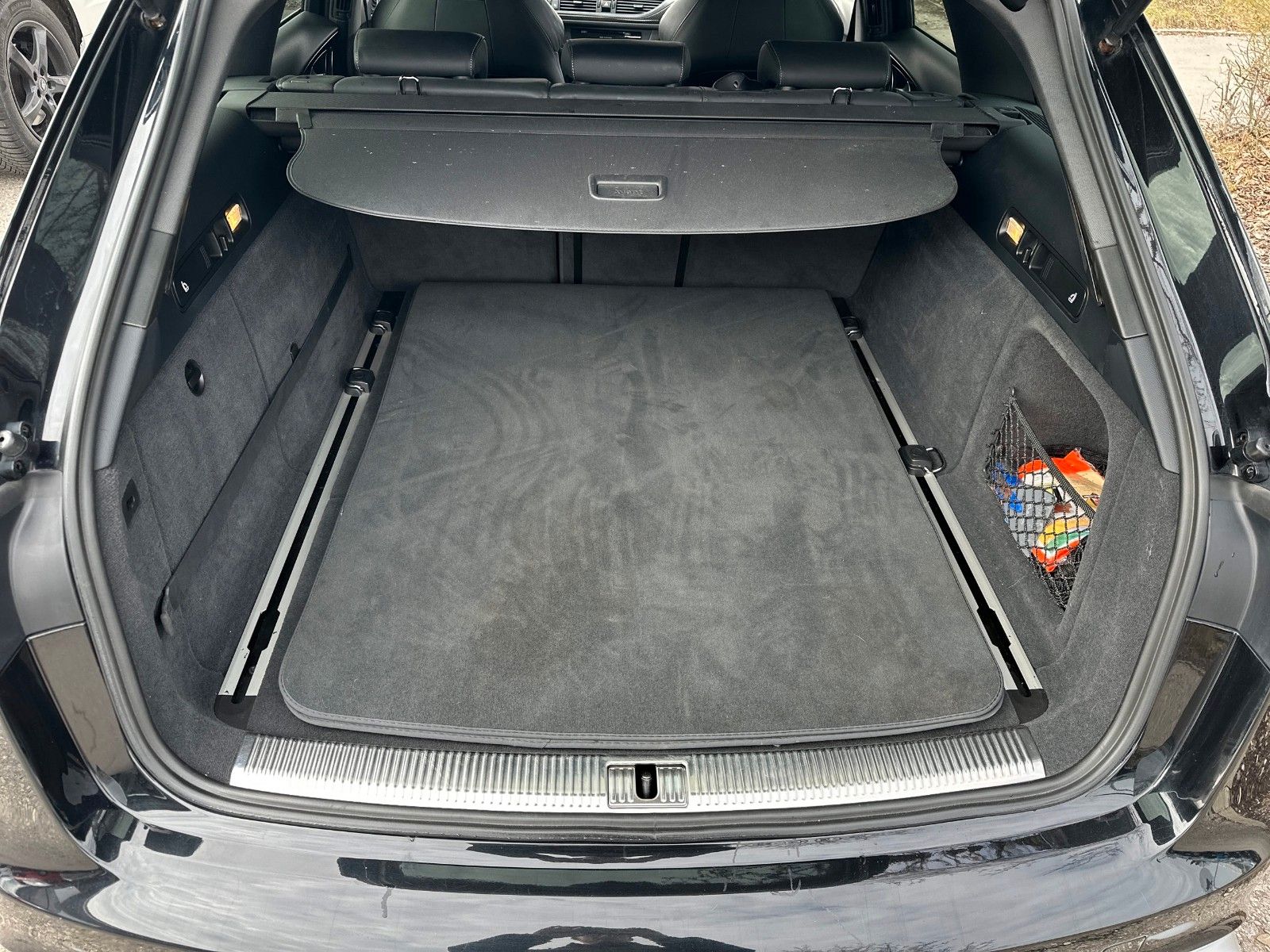 Fahrzeugabbildung Audi RS6 Avant quattro, Sportfahrwerk, 672PS