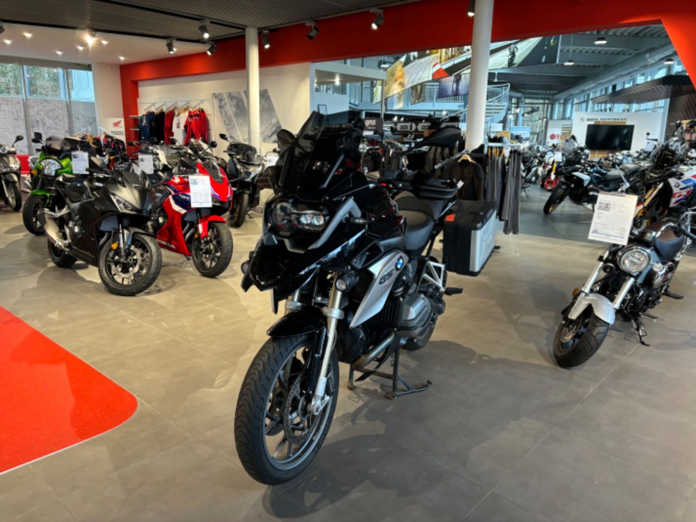 Fahrzeugabbildung BMW R 1200 GS 3 Pakete Topcase Seitenkoffer 2 Jahre