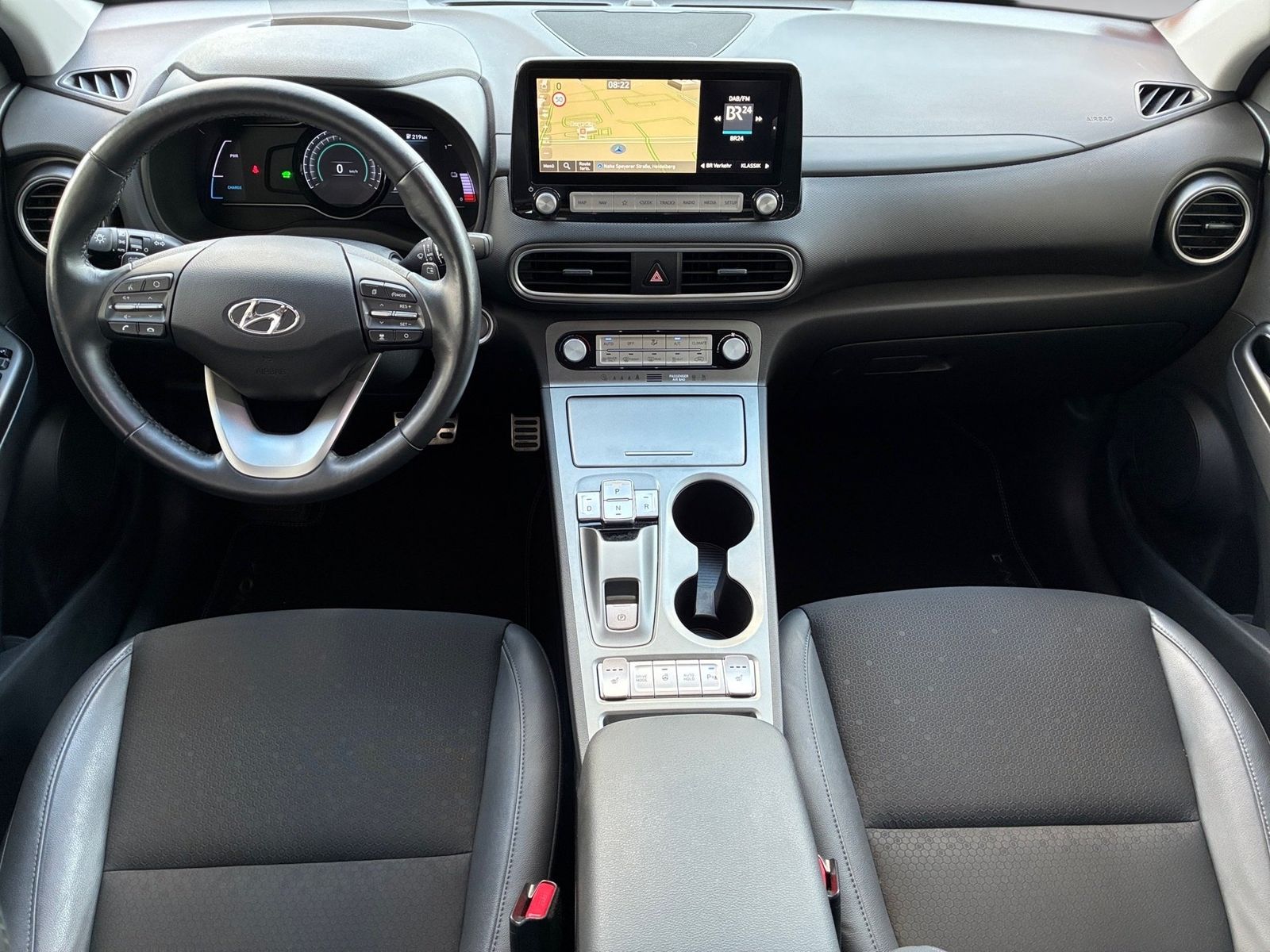 Fahrzeugabbildung Hyundai Kona Elektro Premium HUD,KlimaA,LED,Navi,SD,SHZ