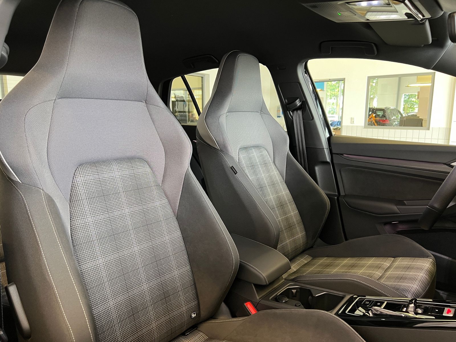 Fahrzeugabbildung Volkswagen Golf VIII GTD 2.0 TDI DSG *Black Style, AHK, LED
