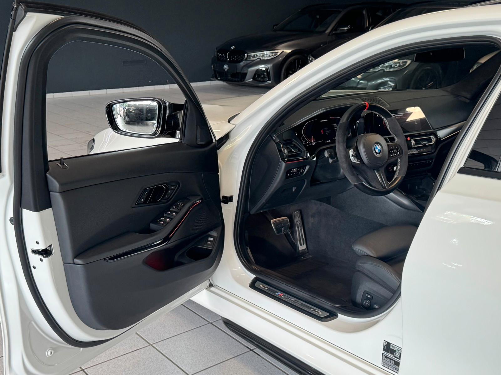 BMW M340i xDrive Performance/Alcantara Himmel /Top
