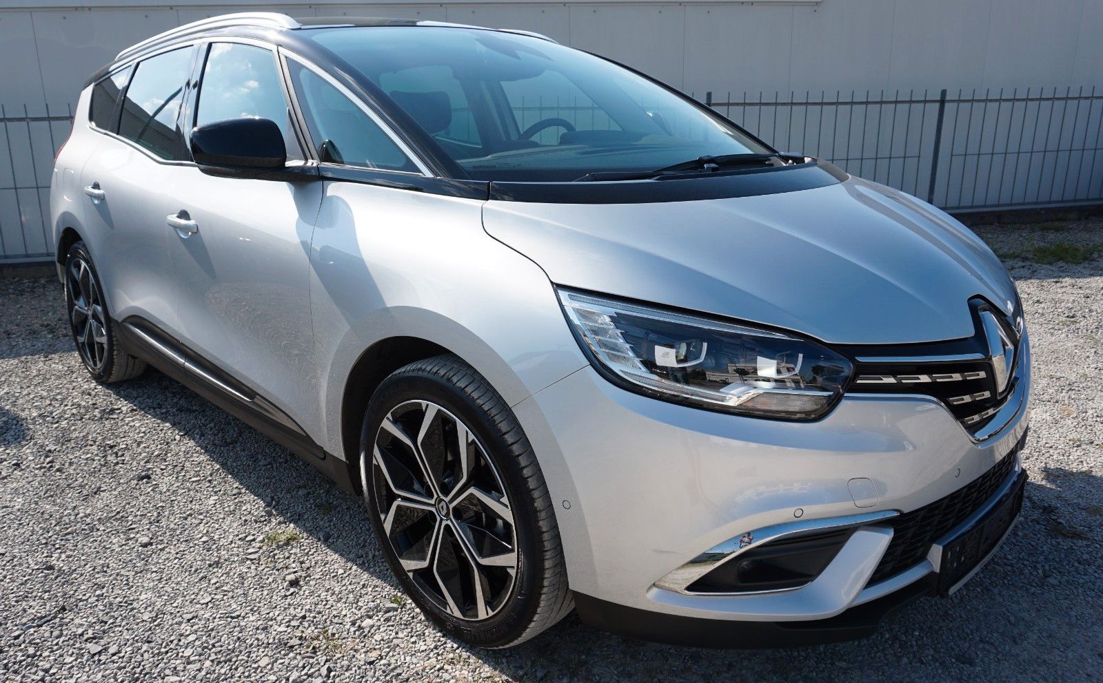 Fahrzeugabbildung Renault Renault Scenic IV Grand Techno, Kamera, LED