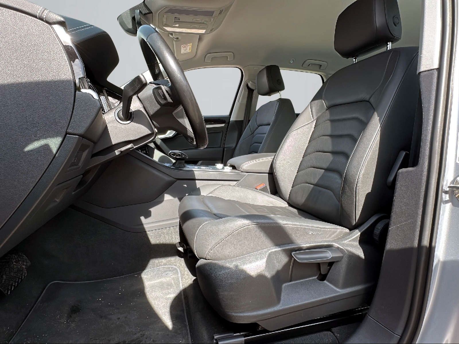 Volkswagen Touareg 3.0 TDI 4Motion AHK LED Navi foto 14