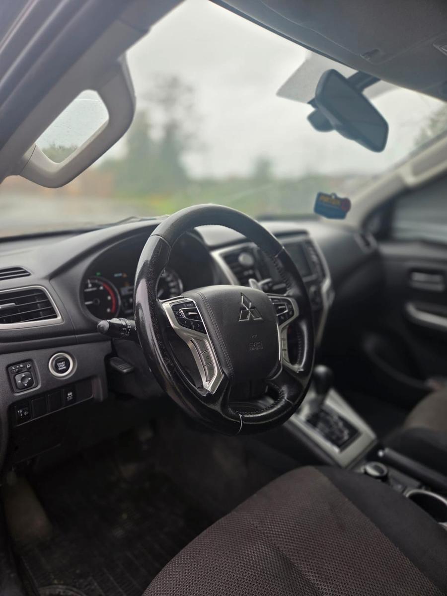 Mitsubishi L200 Select Doppelkabine 4WD Spezial Autom. LED