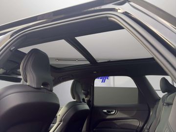 Volvo XC60 Plus Black Edition AWD