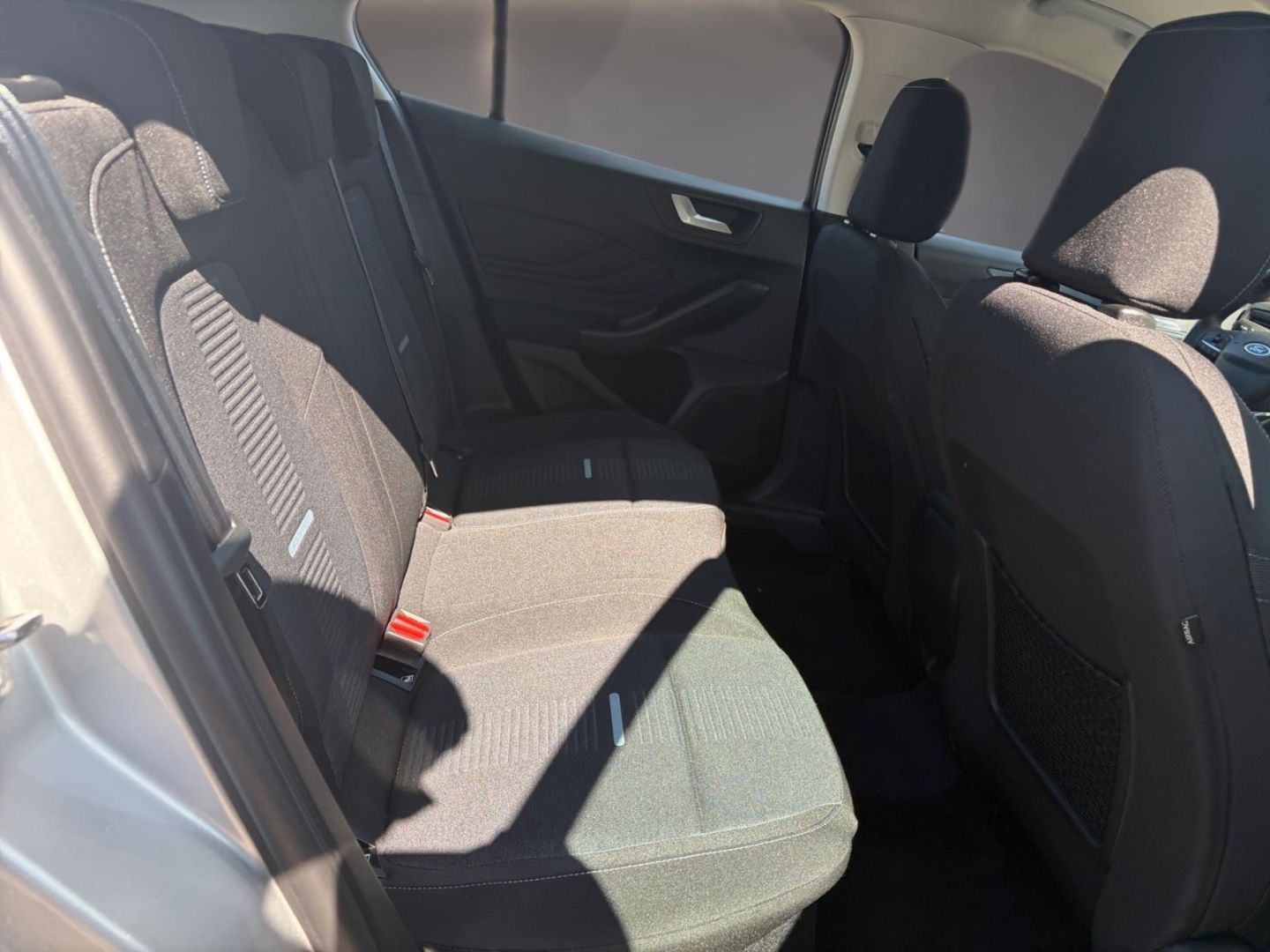 Fahrzeugabbildung Ford Focus Lim. Active, AT,AHK,Winterpaket,Navi