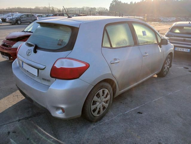 Toyota AURIS (2) 1.4 D4D 90