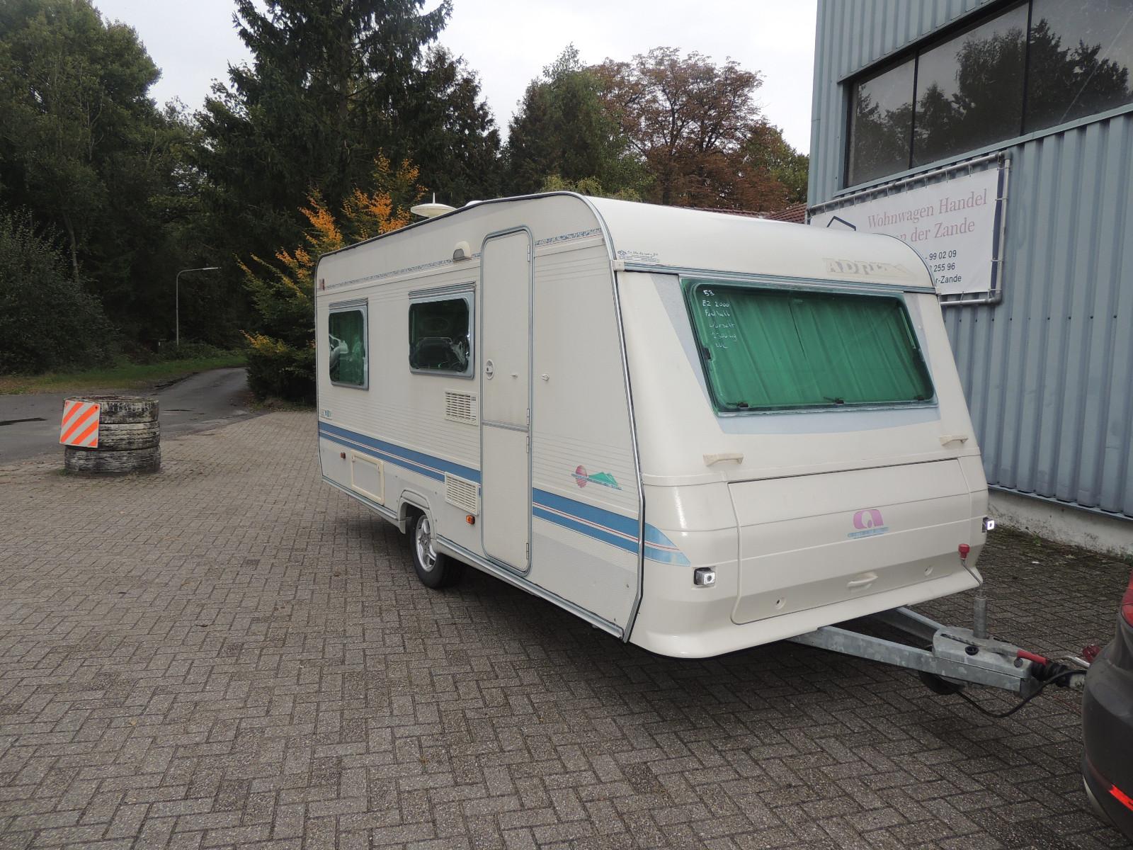 Adria Unica 462 DP - Vorzelt-WC-Franz.Bett-1300Kg
