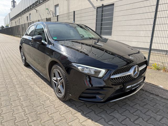 MERCEDES-BENZ A 250e AMG/LED/AMBIENTE/MBUX