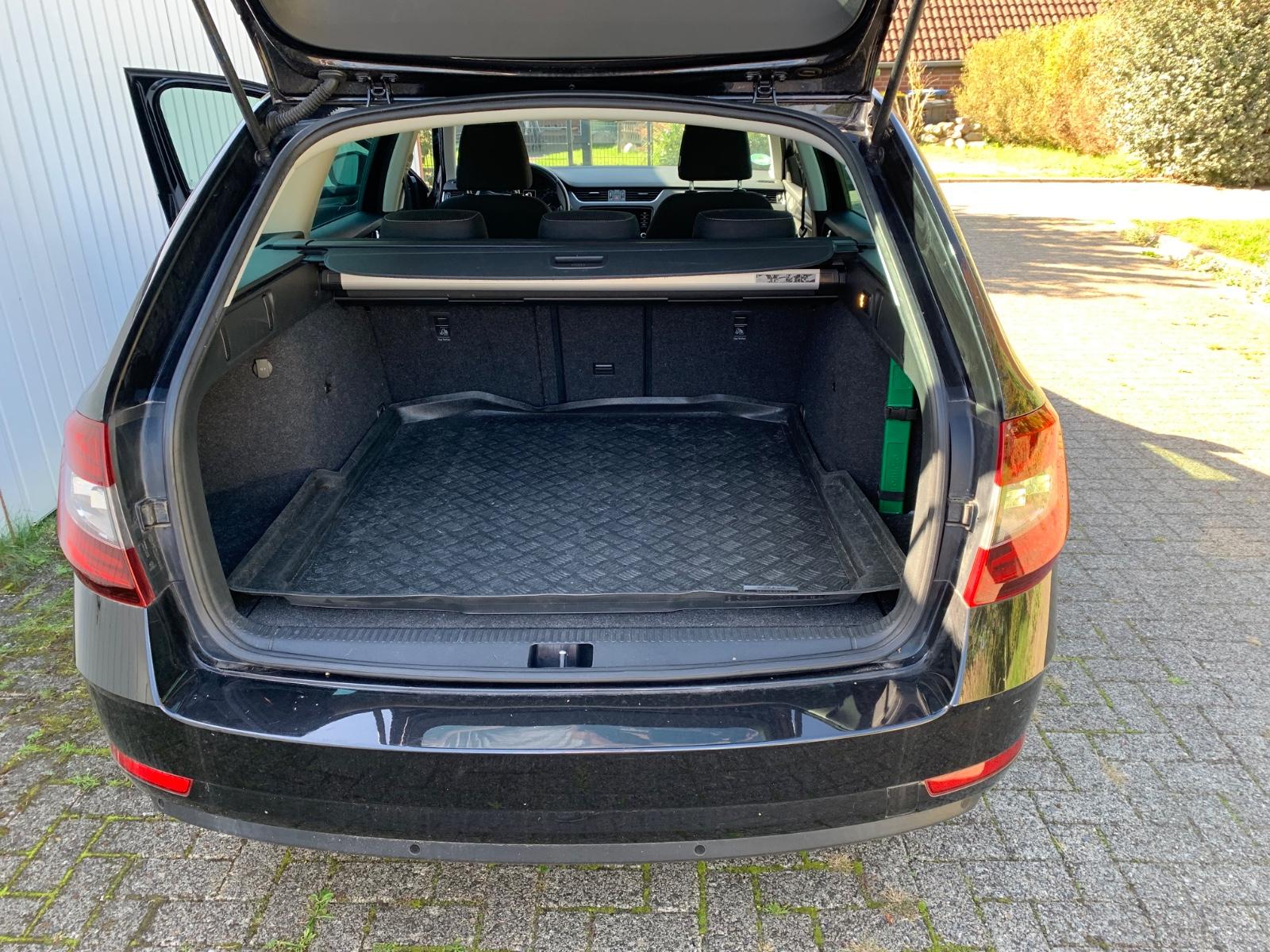 Skoda Octavia 2.0 TDI SCR DSG CLEVER Combi CLEVER