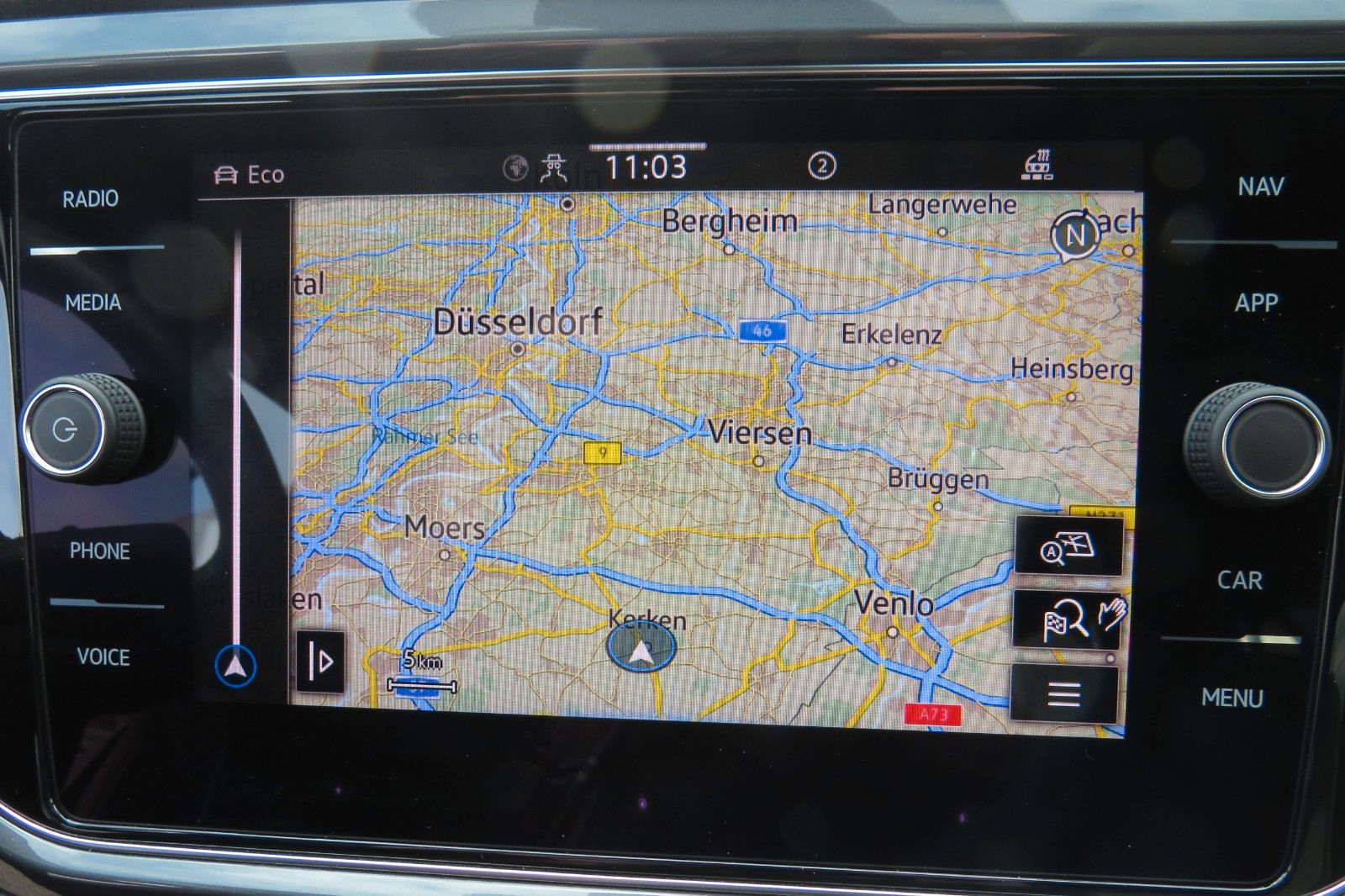 Fahrzeugabbildung Volkswagen T-Roc SPORT/R-LINE ACC KAMERA SITZH. 18`NAVI 1H